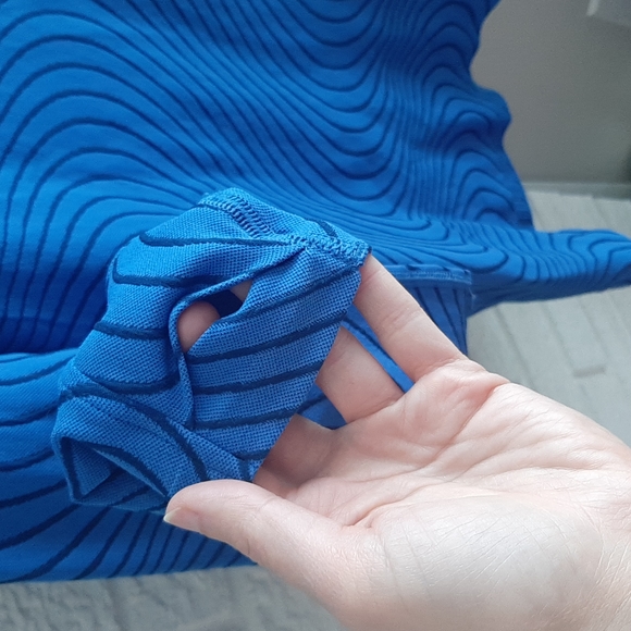 Women's Athleta Fitted Stretchy Gym Top Size M - Picture 7 of 9